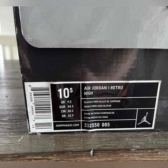 Air Jordan 1 Retro High ‘Black Cyber’ - Picture 7 of 7